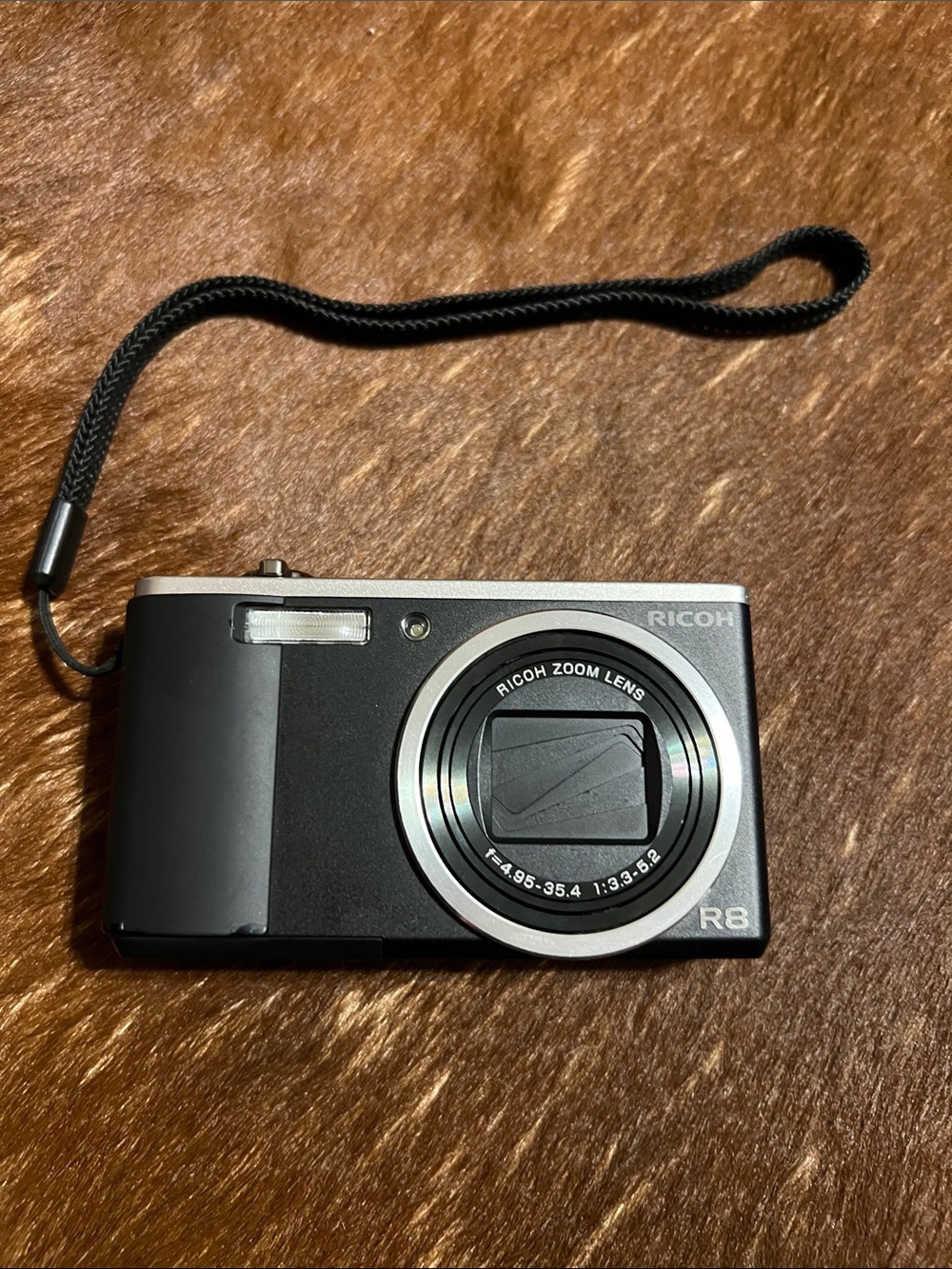 Vintage RICOH R8 10.0MP Camera Black Working Tested w/ Battery and card